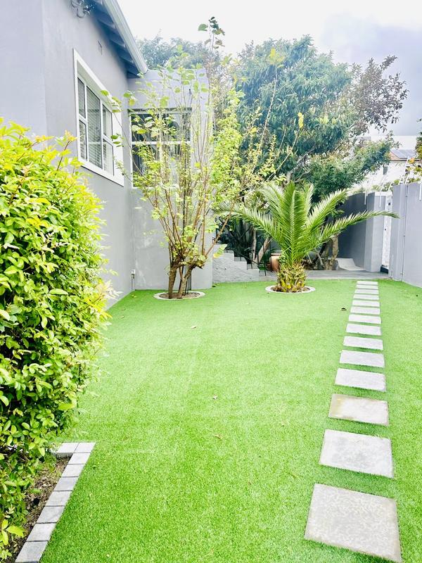 4 Bedroom Property for Sale in Vredehoek Western Cape